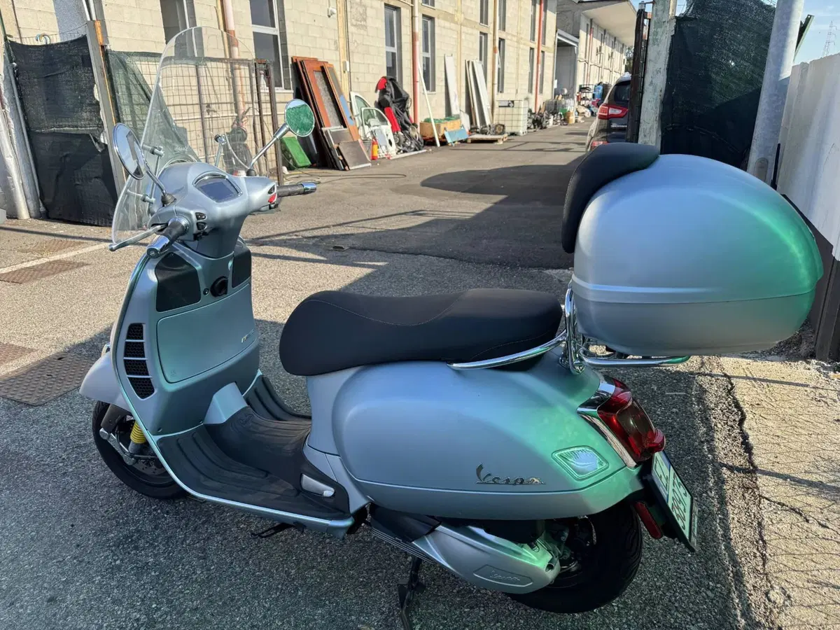 Vespa GTS 300 Supertech Hpe (2021 - 22) (6)