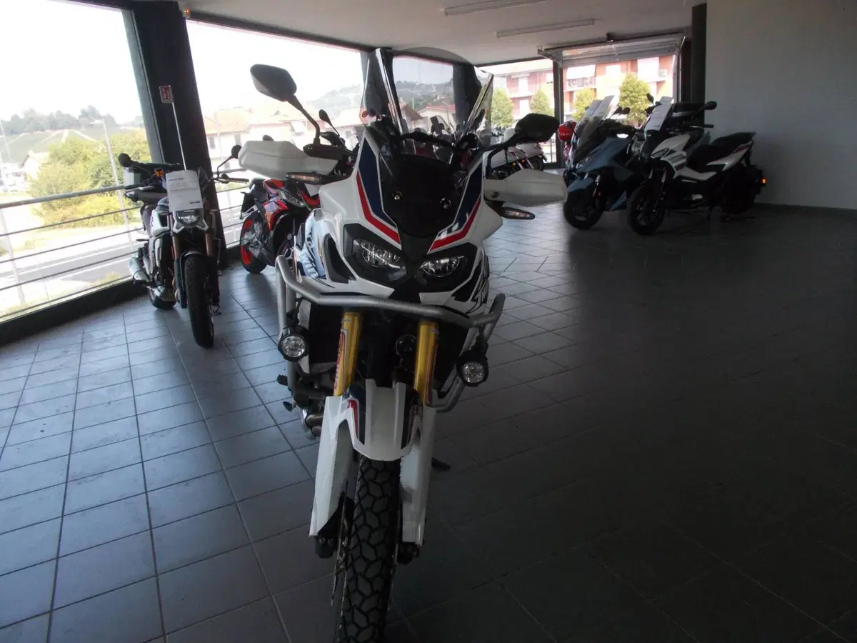 Honda Africa Twin CRF 1000L DCT ABS (2016 - 17) (5)