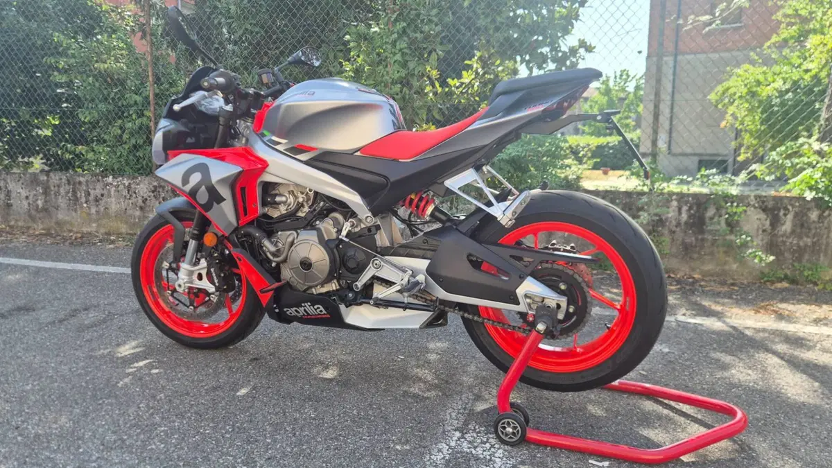 Aprilia Tuono 660 (2021 - 25) (2)