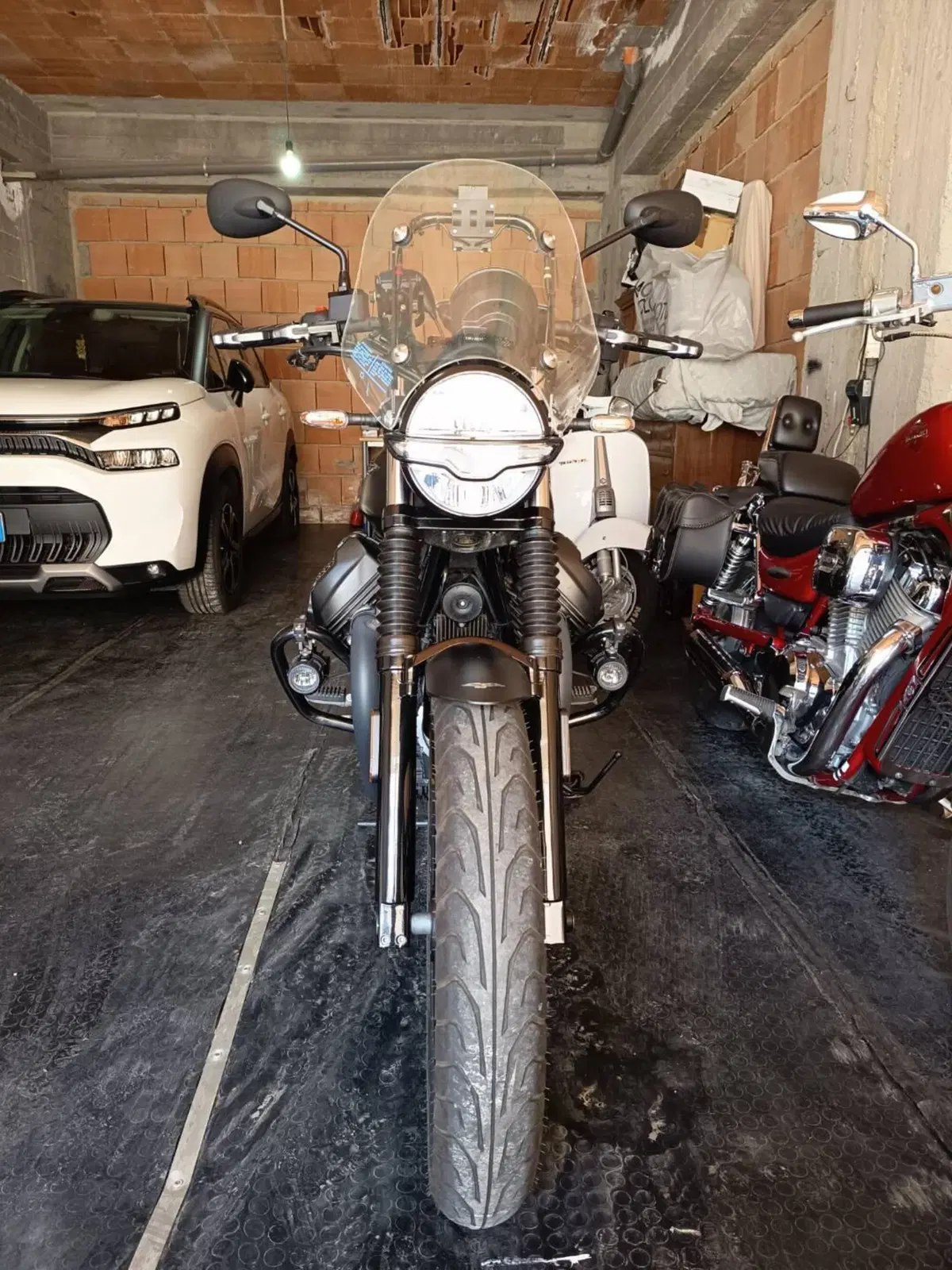 Moto Guzzi V7 Stone (2021 - 24) (5)