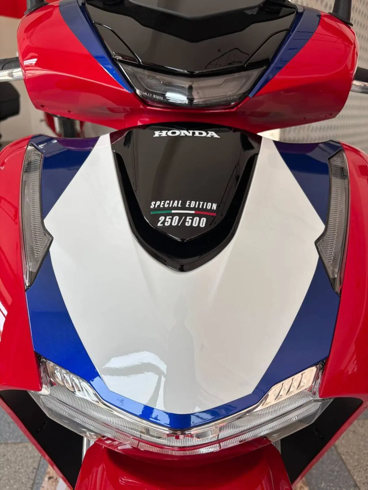 Honda SH 125 HRC Limited Edition (2026) (6)