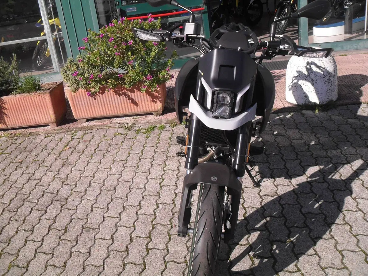Benelli BKX 125 S (2026) (2)