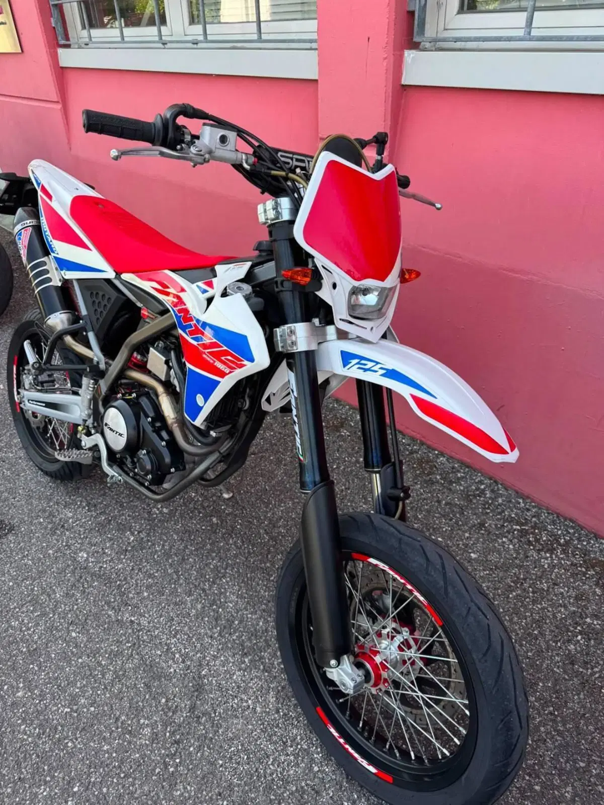 Fantic Motor Motard 125 Performance 4t (2020) (4)