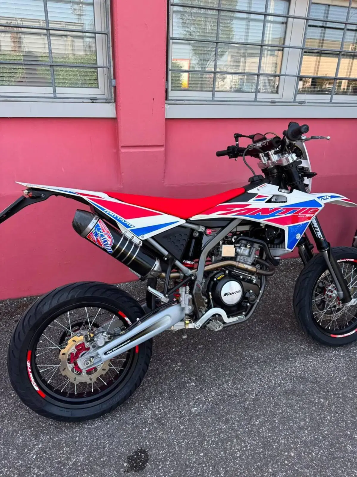 Fantic Motor Motard 125 Performance 4t (2020) (2)