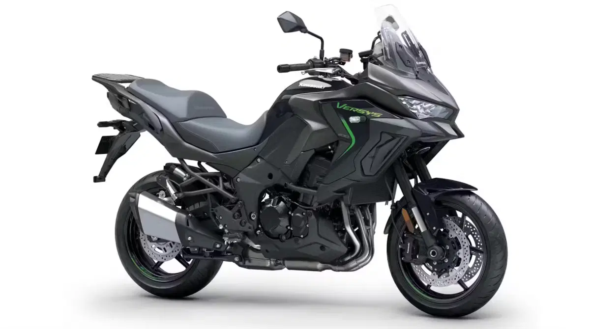 Scoop Kawasaki: beccata la nuova Versys 900 2027. Ecco le foto [GALLERY] (5)