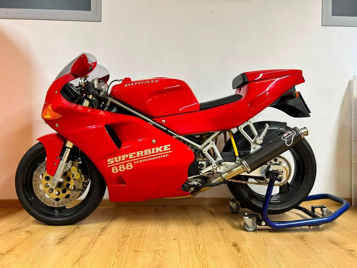 Ducati 888