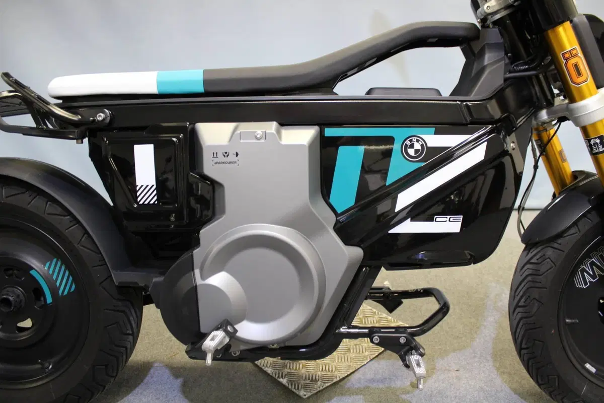 Bmw CE 02 (2024 - 26) (9)