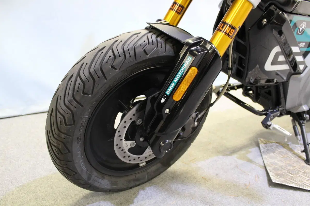 Bmw CE 02 (2024 - 26) (15)