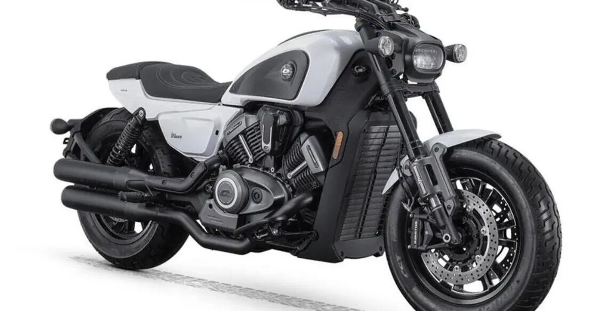  La cruiser QJMotor SRV600 V4 si rinnova, arriva il cambio automatico