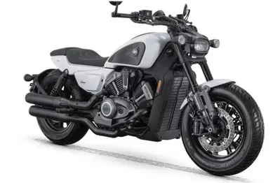  La cruiser QJMotor SRV600 V4 si rinnova, arriva il cambio automatico