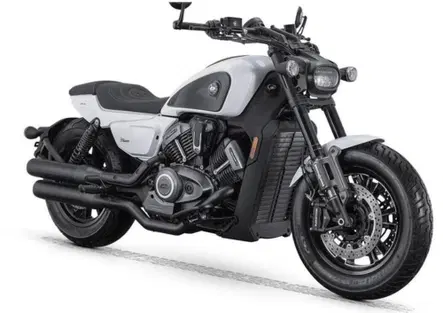  La cruiser QJMotor SRV600 V4 si rinnova, arriva il cambio automatico
