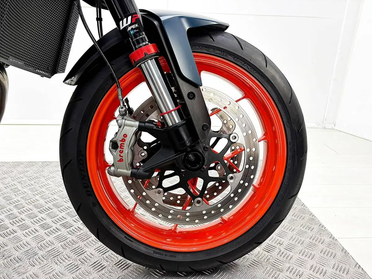 KTM 890 Duke R (2022 - 23) (13)