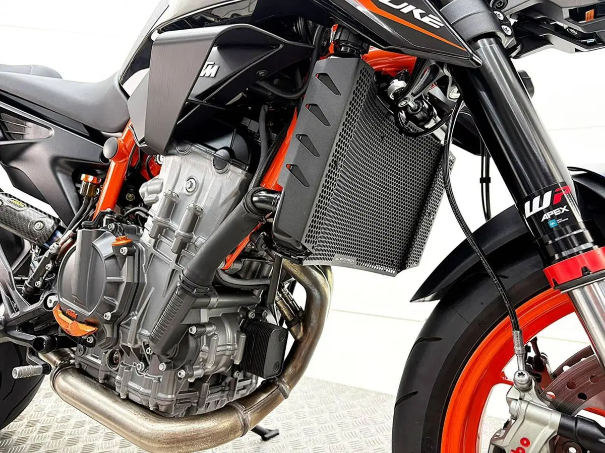 KTM 890 Duke R (2022 - 23) (12)