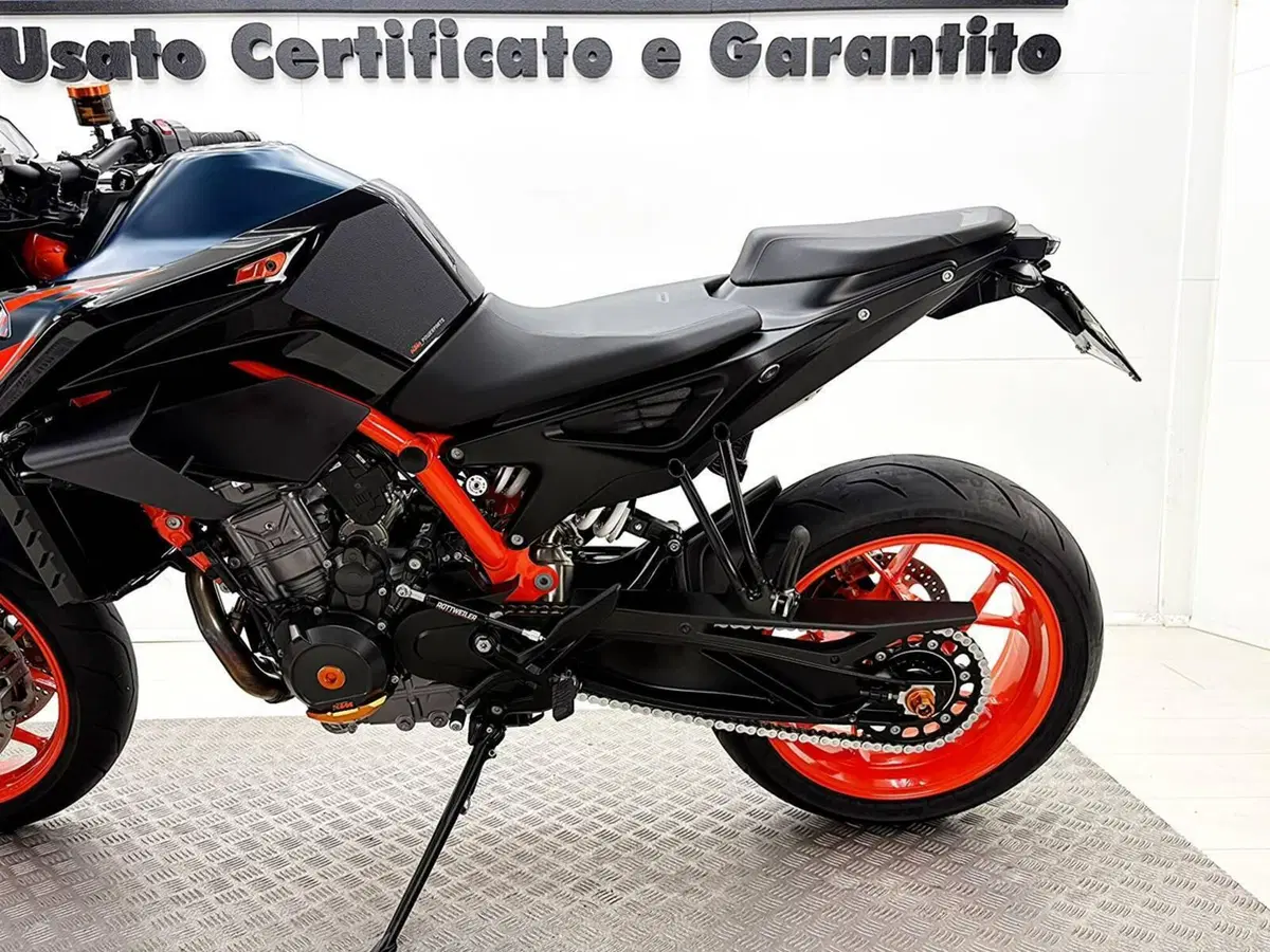 KTM 890 Duke R (2022 - 23) (17)