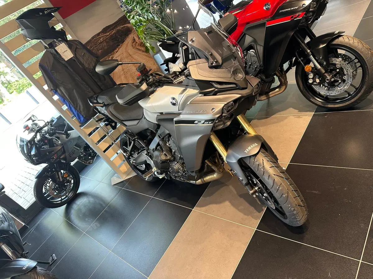 Yamaha Tracer 9 GT Y-AMT (2025 - 26)