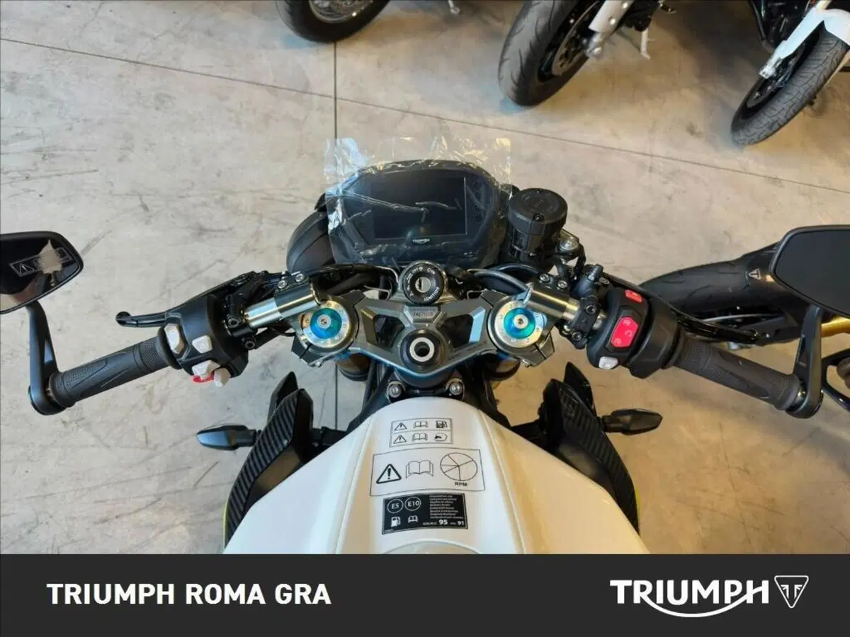 Triumph Street Triple 765 Moto2 (2026) (14)