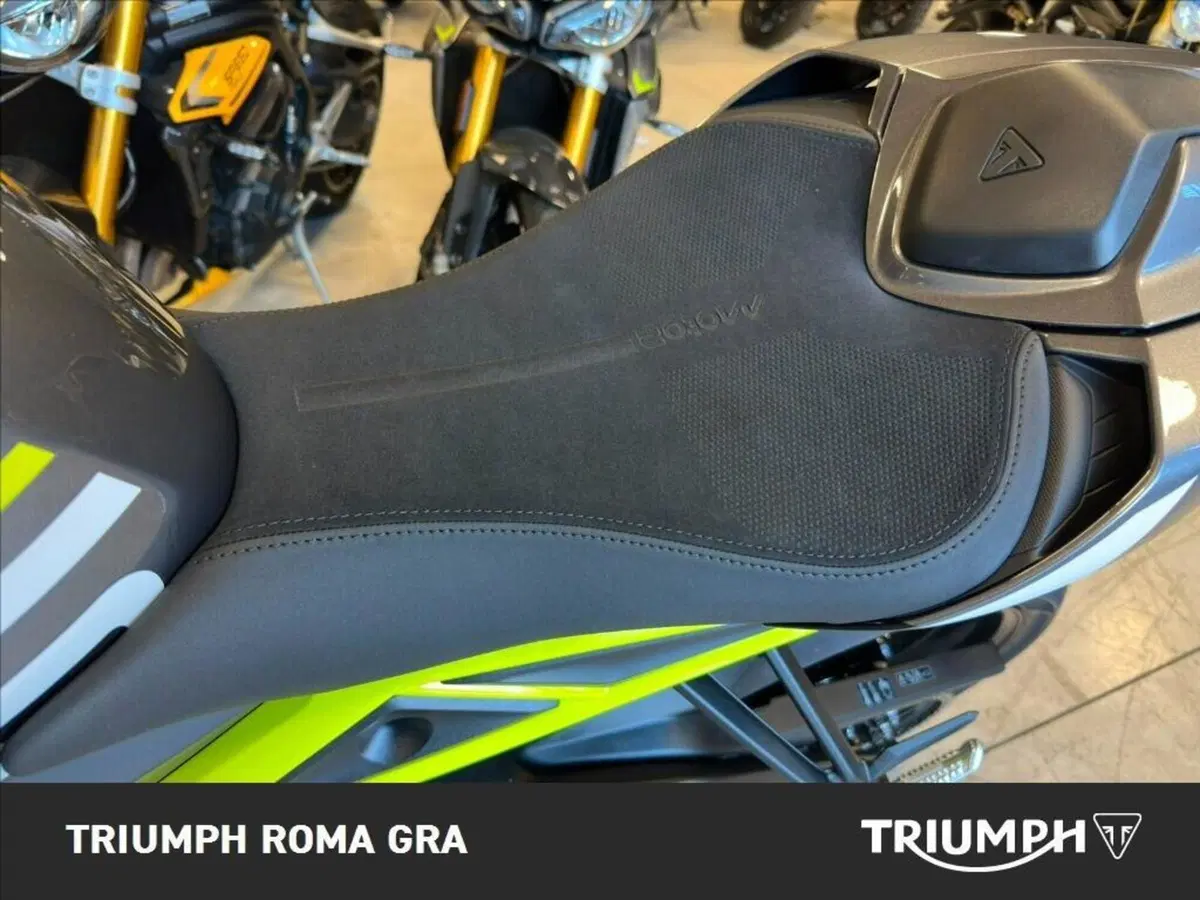Triumph Street Triple 765 Moto2 (2026) (16)