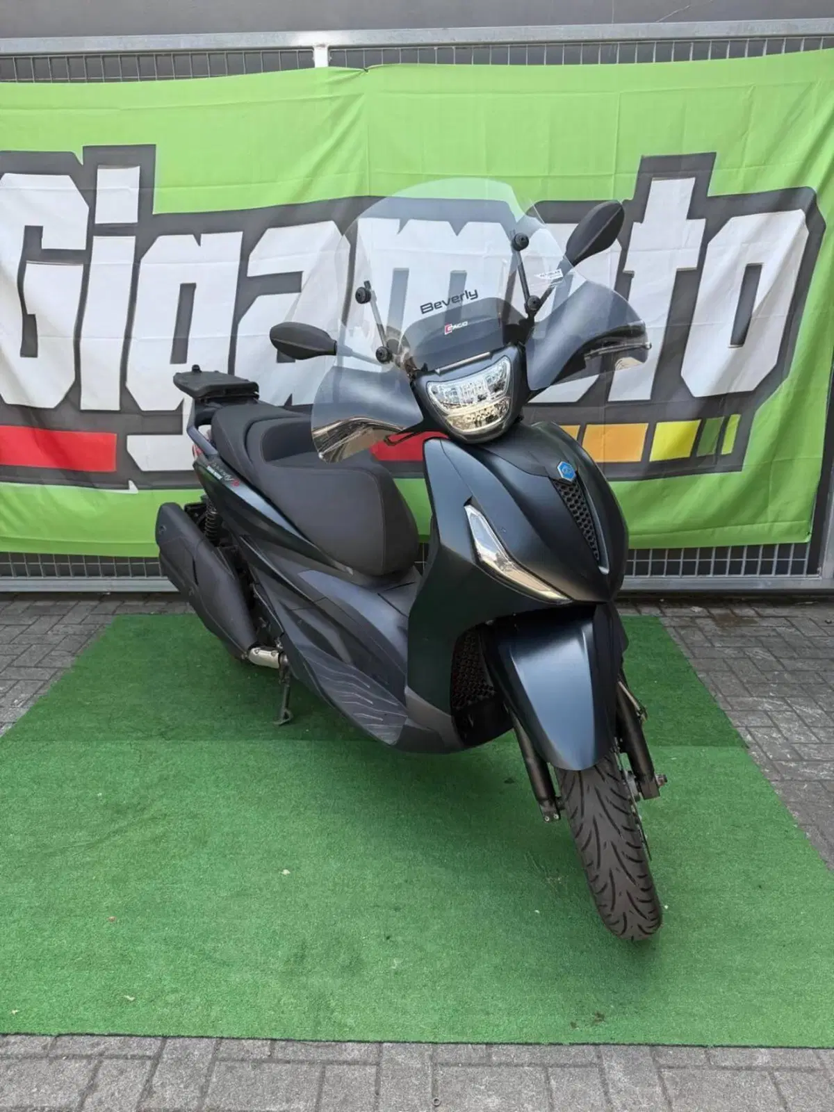 Piaggio Beverly 400 S ABS-ASR (2021 - 24) (2)