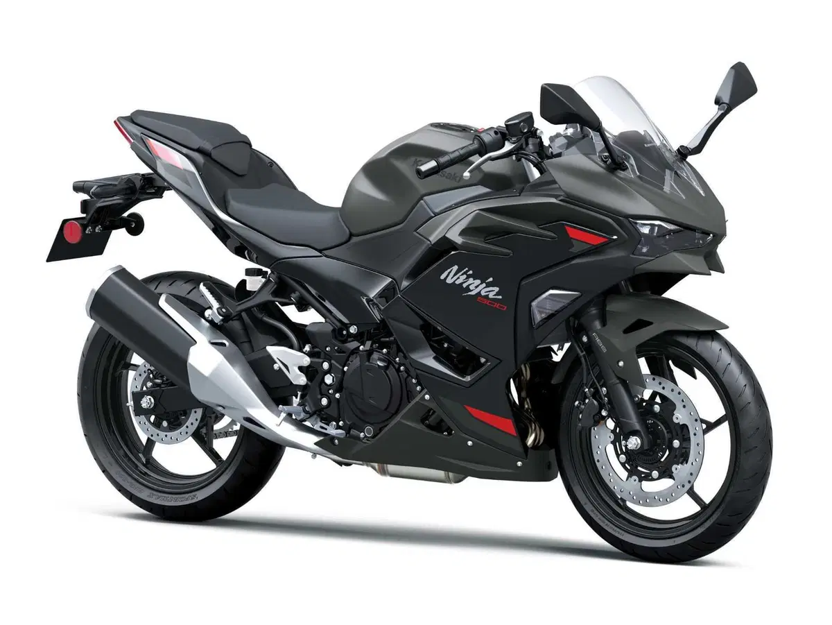 Kawasaki rifà il look per il 2027: tutte le nuove colorazioni [GALLERY] (22)