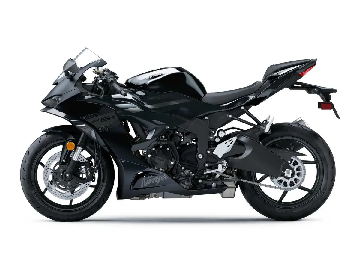 Kawasaki rifà il look per il 2027: tutte le nuove colorazioni [GALLERY] (33)