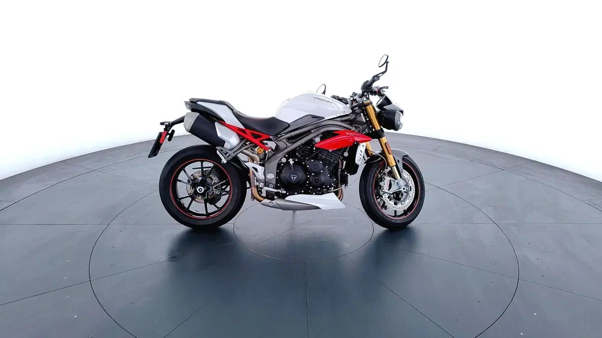 Triumph Speed Triple 1050 R ABS (2016 - 17) (5)