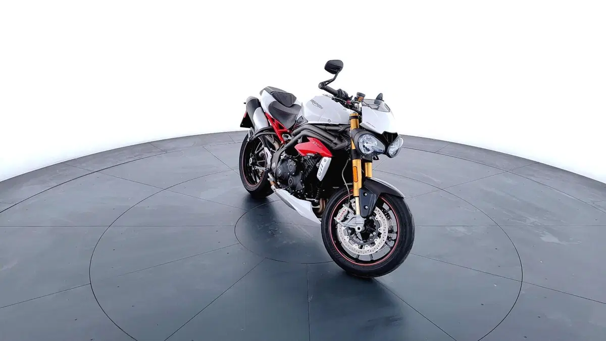 Triumph Speed Triple 1050 R ABS (2016 - 17) (7)