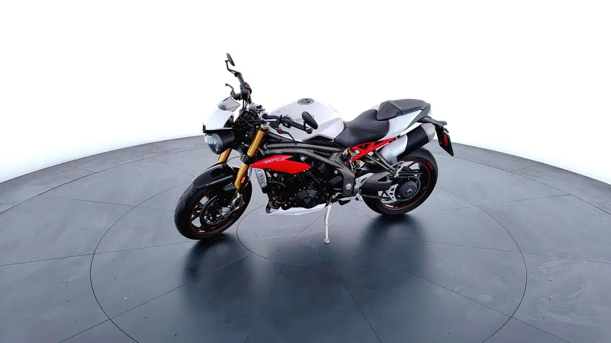 Triumph Speed Triple 1050 R ABS (2016 - 17) (10)