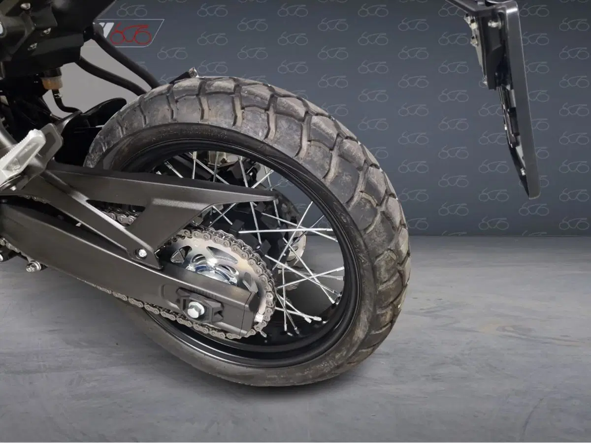 Voge Trofeo 300AC (2021 - 26) (6)