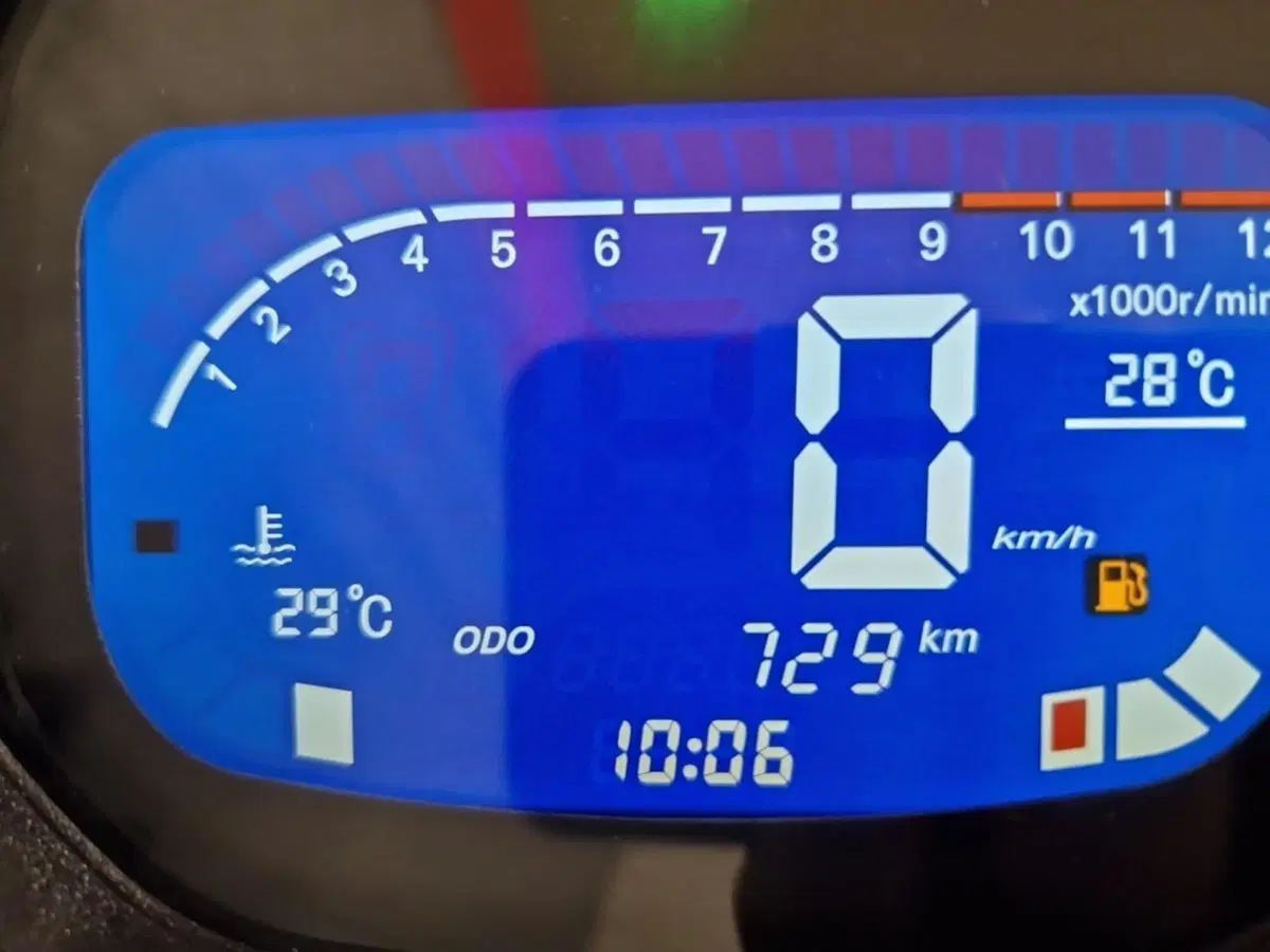 Voge Trofeo 300AC (2021 - 26) (7)