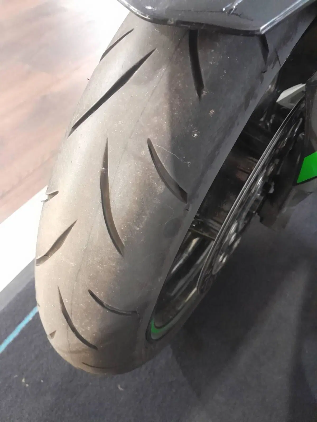 Kawasaki Z 900 SE (2022 - 24) (8)