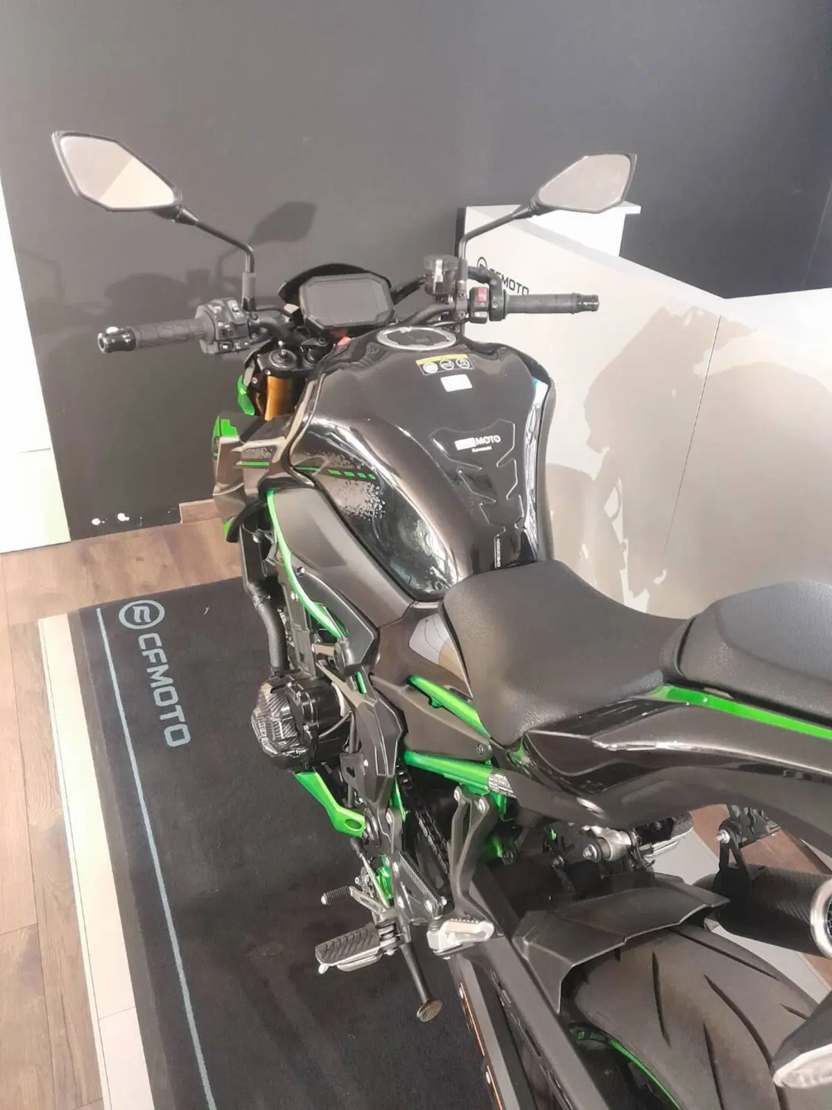 Kawasaki Z 900 SE (2022 - 24) (19)
