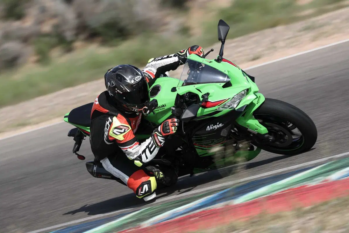 Kawasaki Ninja ZX-4RR TEST: a 15.000 giri tutto è più bello (18)