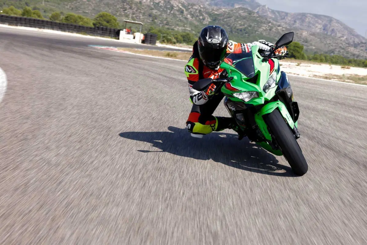 Kawasaki Ninja ZX-4RR TEST: a 15.000 giri tutto è più bello (28)