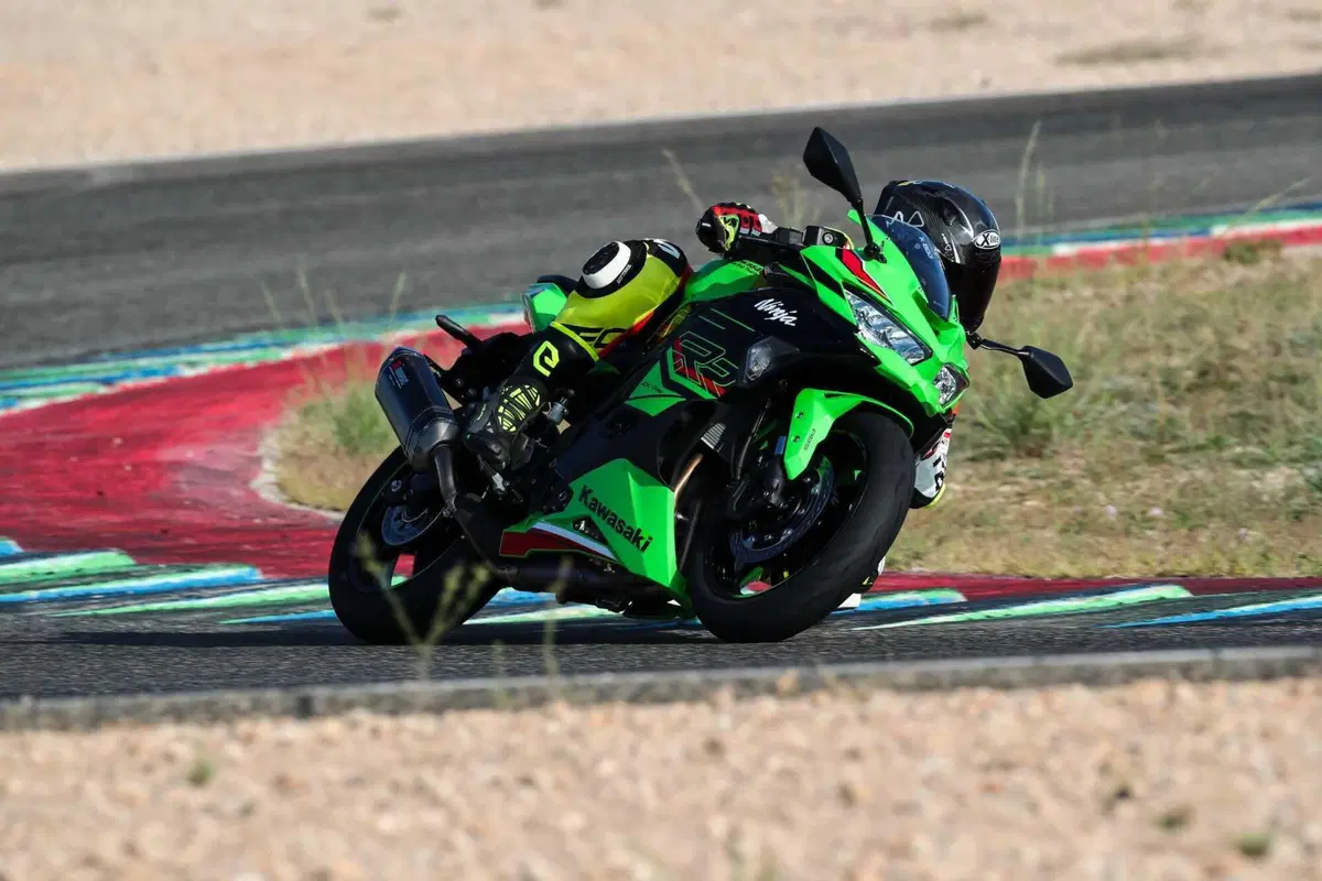 Kawasaki Ninja ZX-4RR TEST: a 15.000 giri tutto è più bello (38)