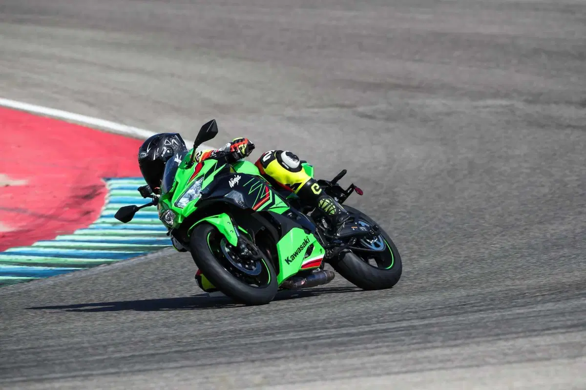 Kawasaki Ninja ZX-4RR TEST: a 15.000 giri tutto è più bello (55)