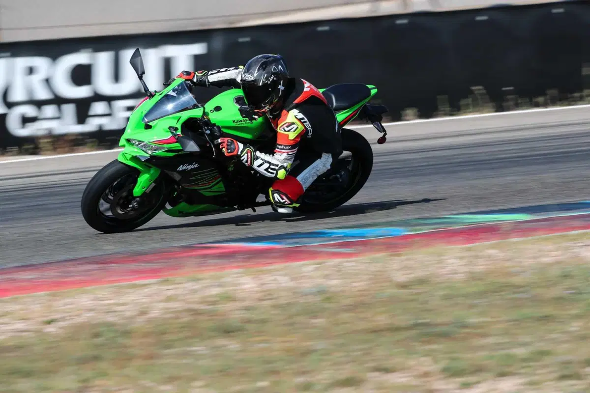 Kawasaki Ninja ZX-4RR TEST: a 15.000 giri tutto è più bello (58)