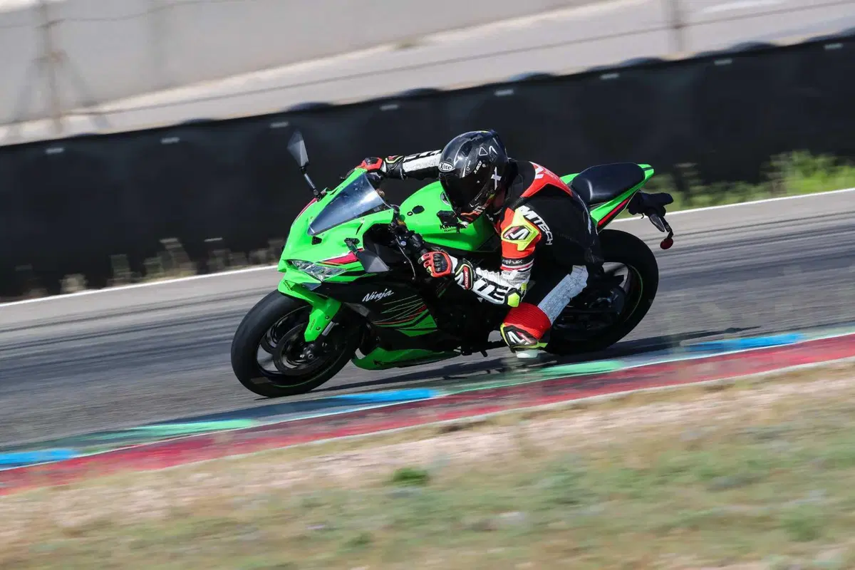 Kawasaki Ninja ZX-4RR TEST: a 15.000 giri tutto è più bello (60)
