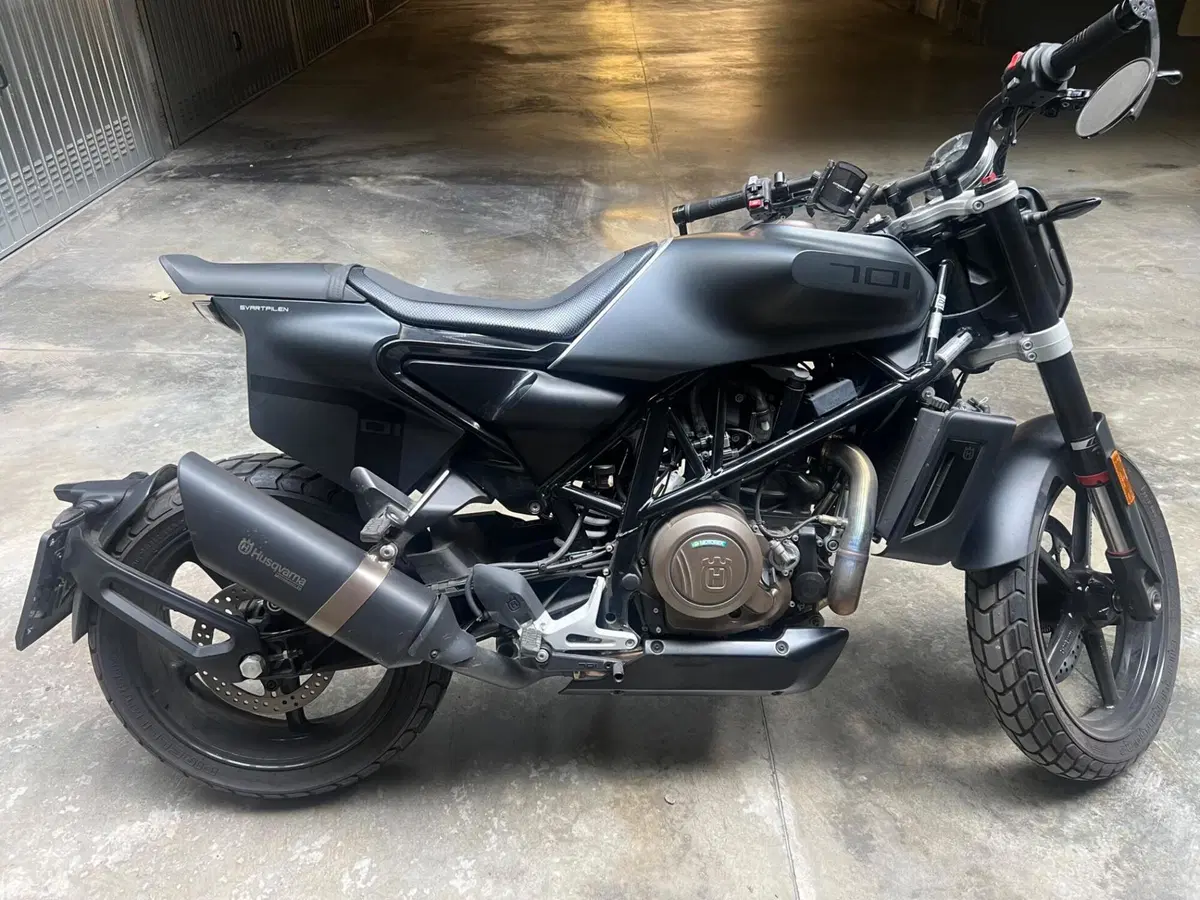 Husqvarna Svartpilen 701 (2019) (10)