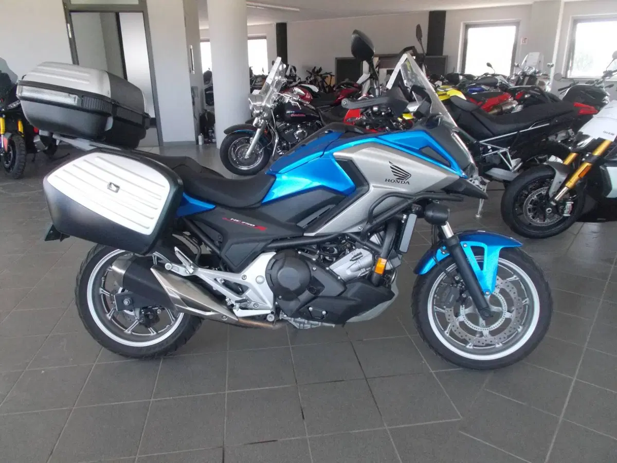 Honda NC 750 X DCT ABS Travel Edition (2016 -17) (2)