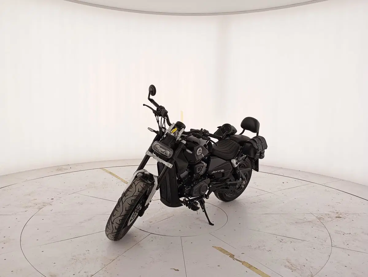 Benelli Leoncino 400 Bobber (2026) (4)