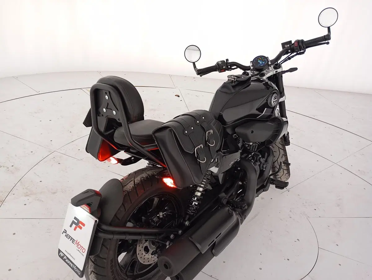 Benelli Leoncino 400 Bobber (2026) (8)