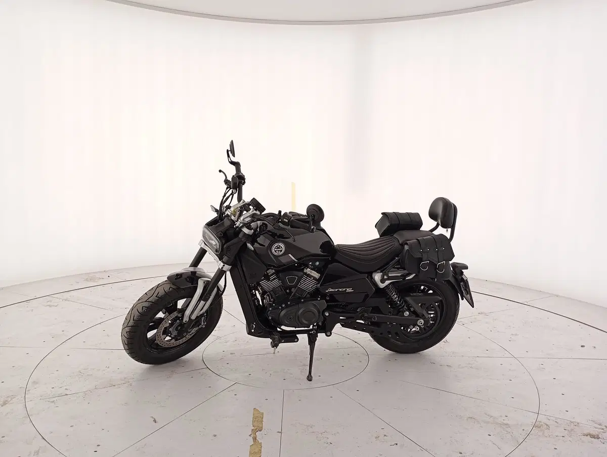 Benelli Leoncino 400 Bobber (2026) (2)