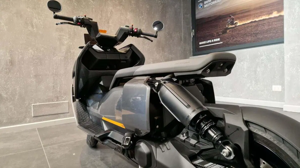 Bmw CE 04 (2021 - 25) (3)
