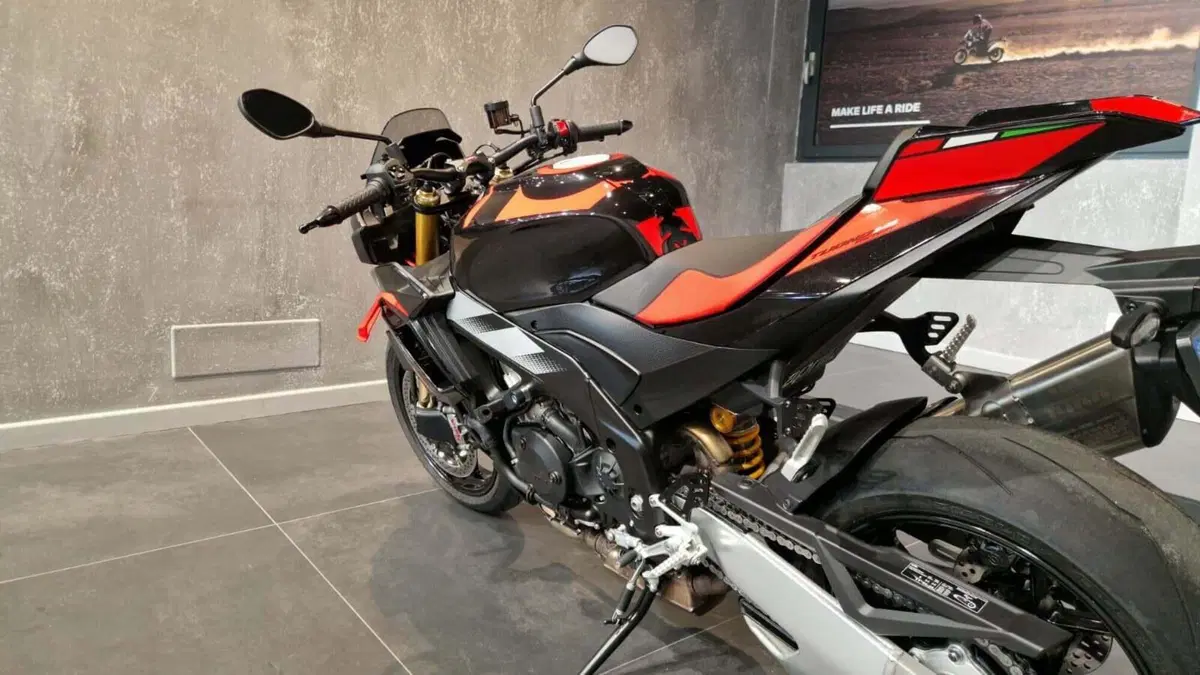 Aprilia Tuono V4 (2025 - 26) (2)