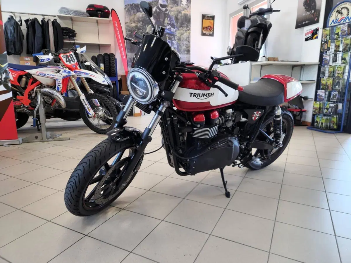 Triumph Bonneville T214 (2015) (5)