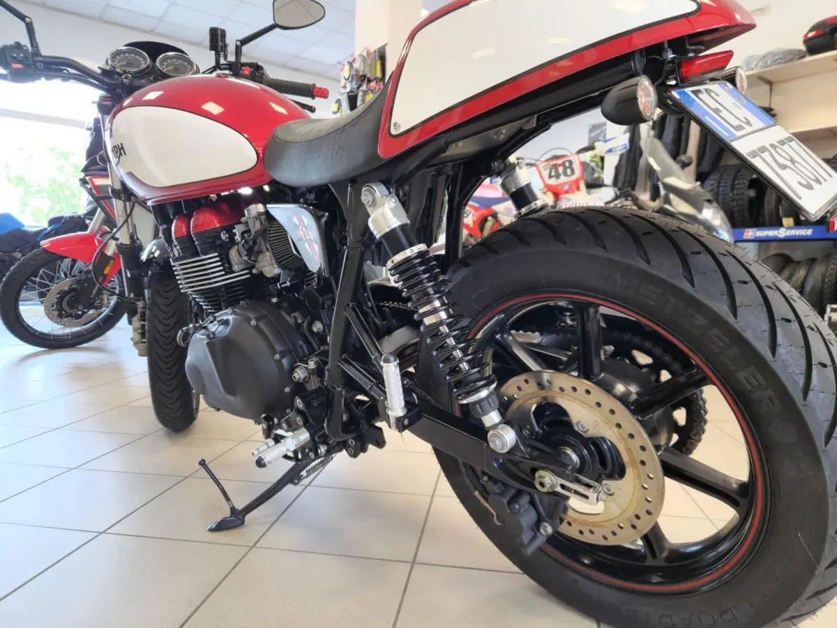 Triumph Bonneville T214 (2015) (9)