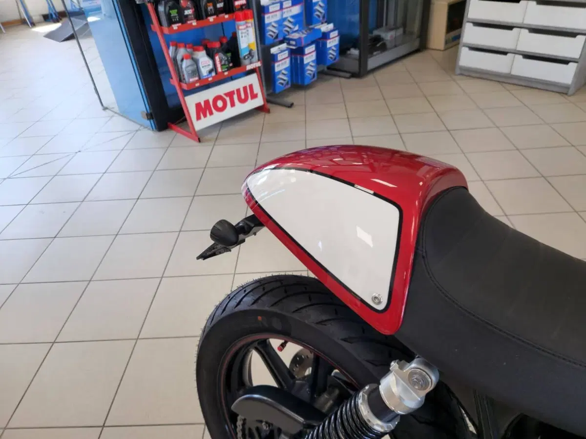 Triumph Bonneville T214 (2015) (11)