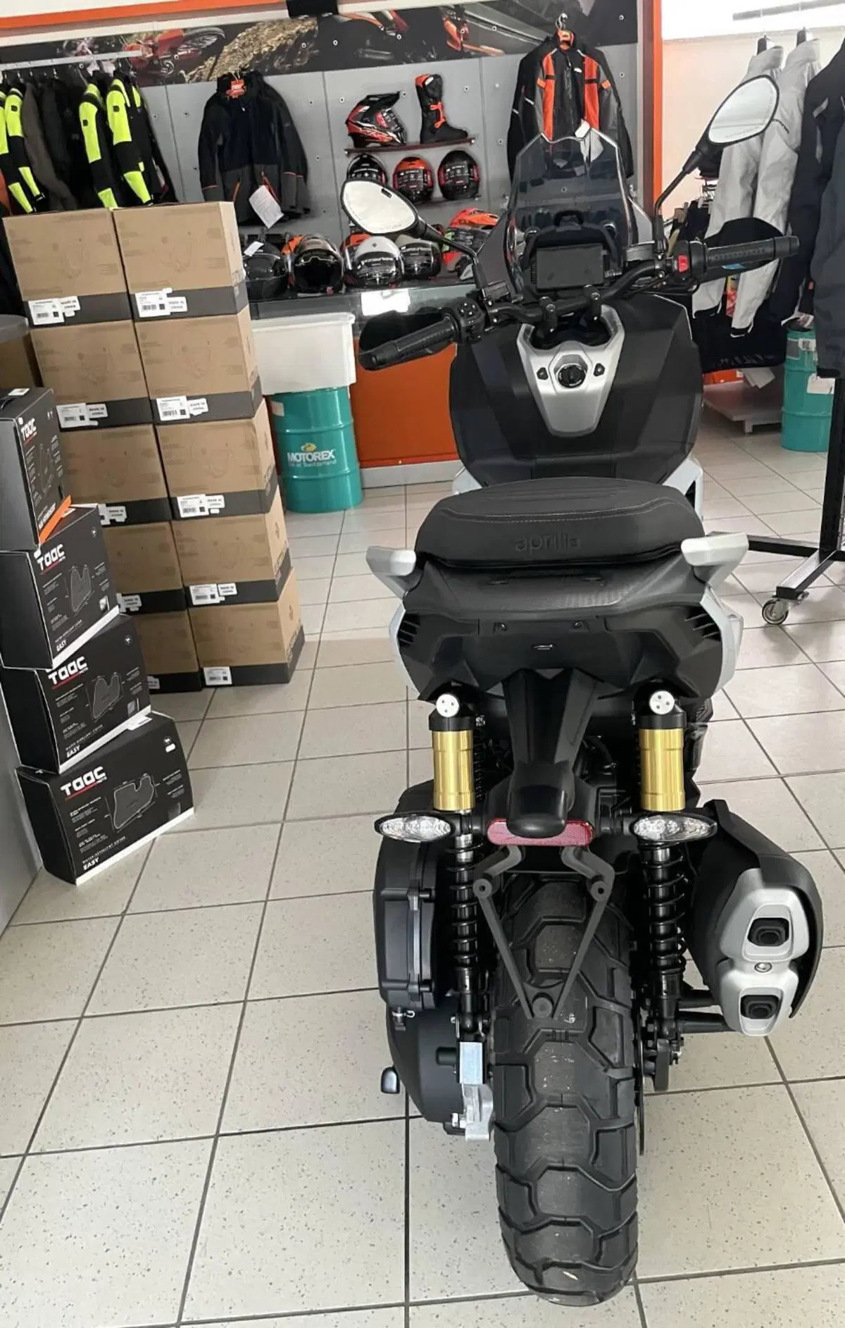 Aprilia SR GT 400 (2026) (4)