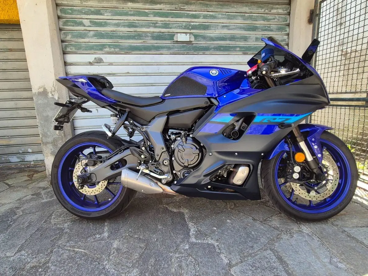 Yamaha YZF R7 (2021 - 25) (2)