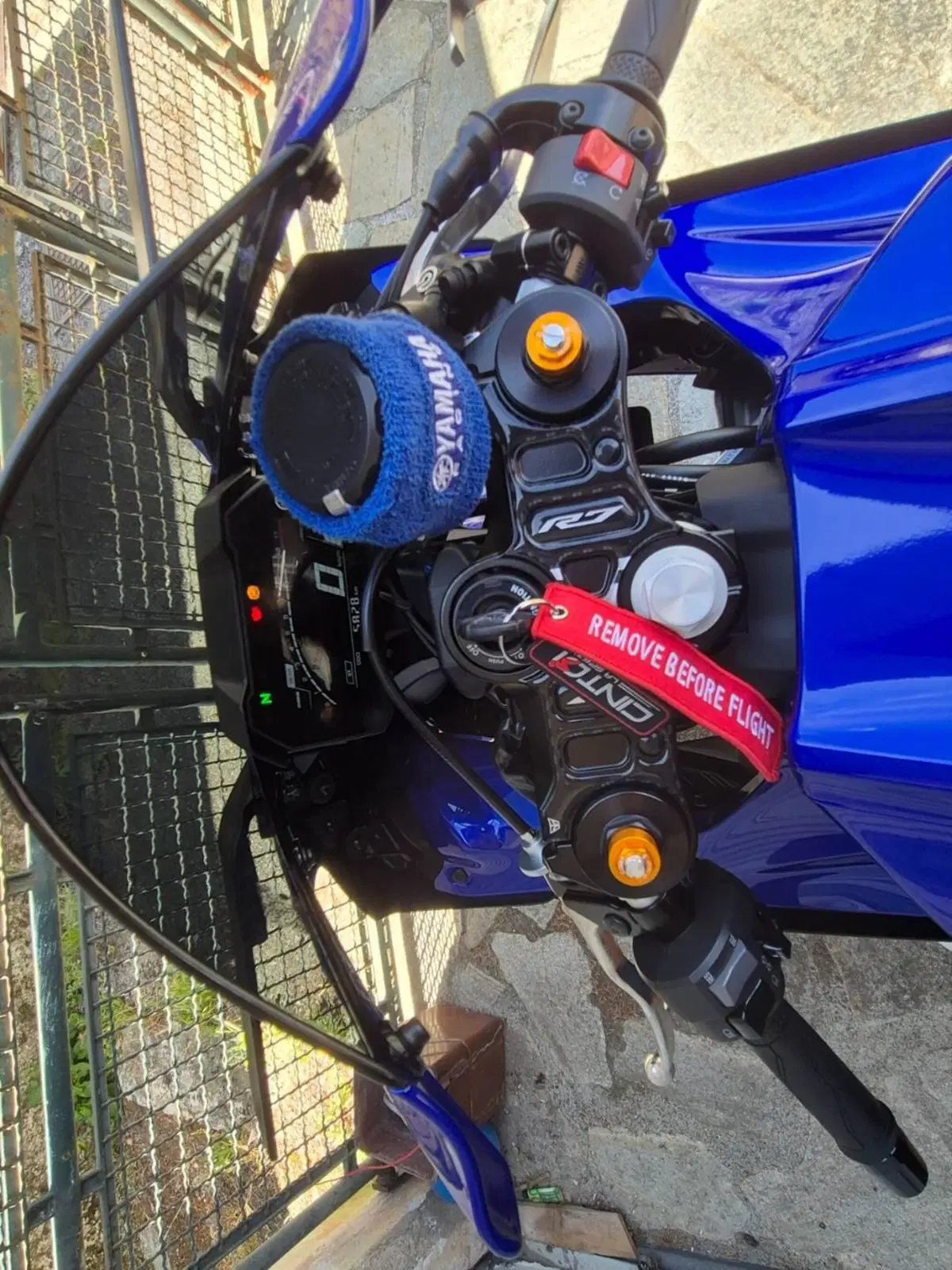 Yamaha YZF R7 (2021 - 25) (3)